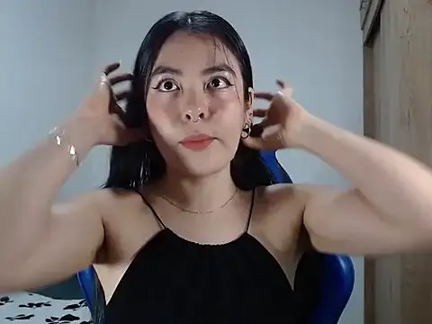 EloiseJun from StripChat