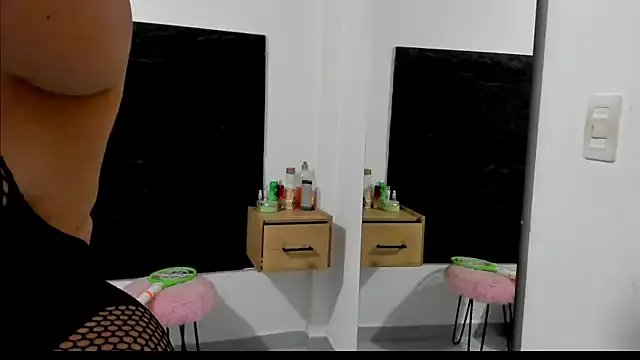 emakross from StripChat