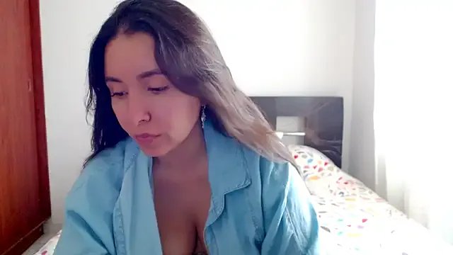 emely_sexx20 from StripChat