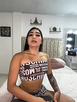 EmiilyEvans_ from StripChat