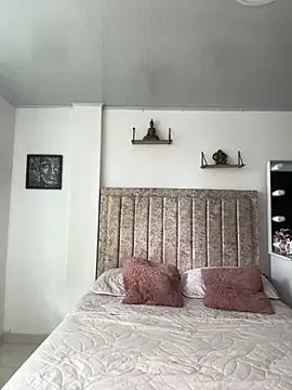 EmiilyEvans_ from StripChat