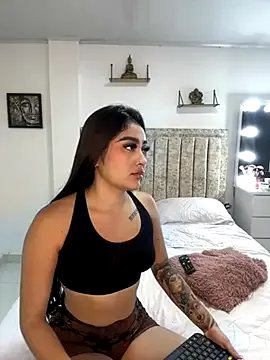 EmiilyEvans_ from StripChat