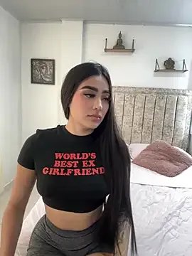 EmiilyEvans_ from StripChat