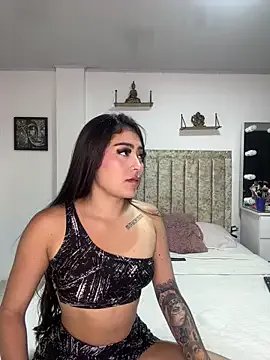 EmiilyEvans_ from StripChat