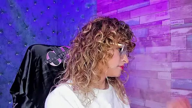  EmiliRouse_ chat room