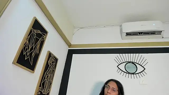 EmilyGomezLS from StripChat