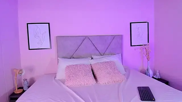 Emilyh_ from StripChat