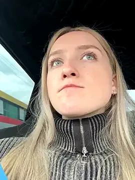 EmilyMood from StripChat is Freechat