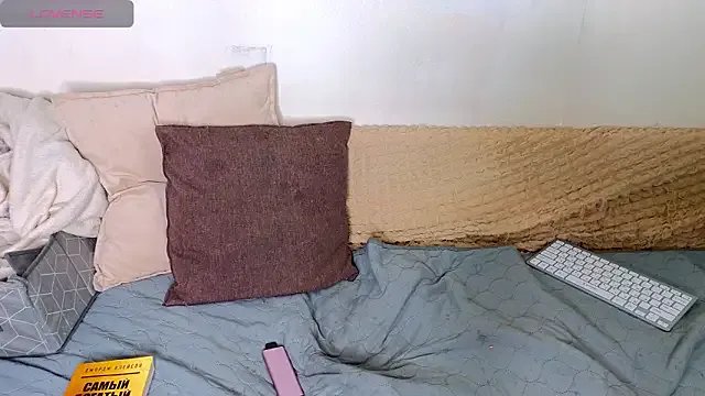  emilytrays chat room