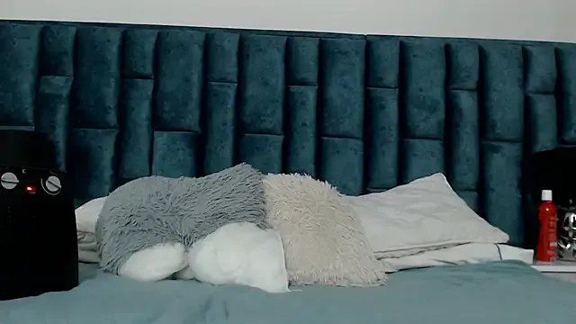 Emma_Foxi from StripChat