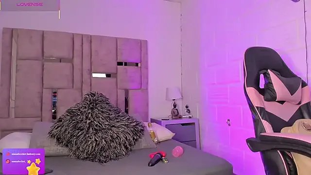 EmmaBecket2 from StripChat