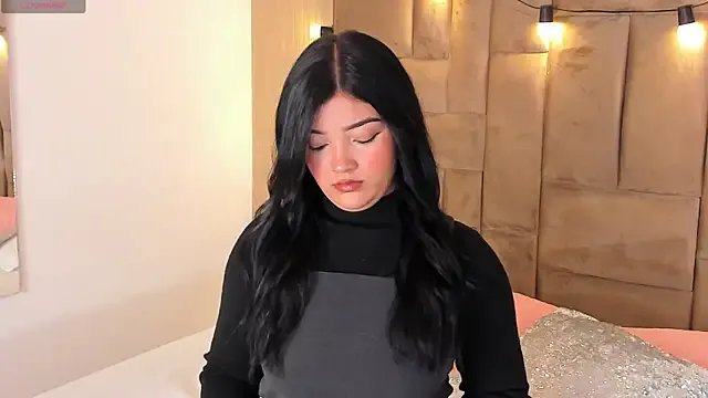 EmmaBlossom from StripChat