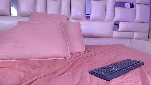 emmacurvy from StripChat