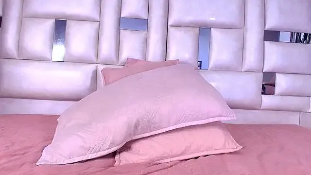 emmacurvy from StripChat