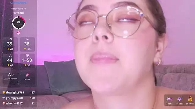 emmy_walker from StripChat