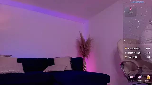 emmy_walker from StripChat