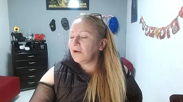 emperabigbootybigass from StripChat