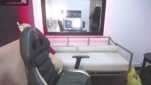 enderlis from StripChat