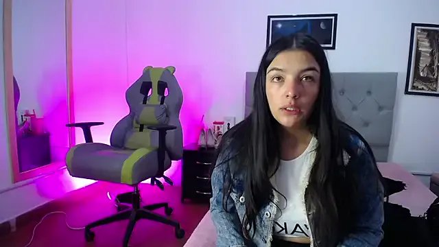 Esmeraldaa- from StripChat