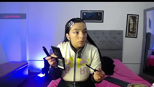 Esmeraldaa- from StripChat