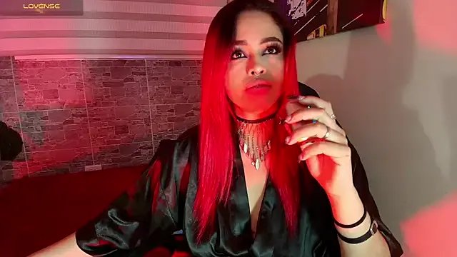 EvaaFoxxy1 from StripChat