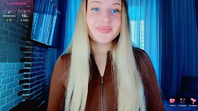 Evacadooo from StripChat