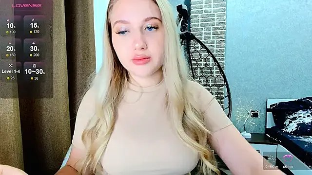 Evacadooo from StripChat