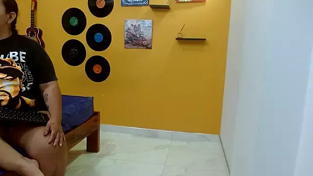 evaleribigtits18 from StripChat