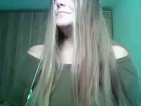 Evasapples from StripChat