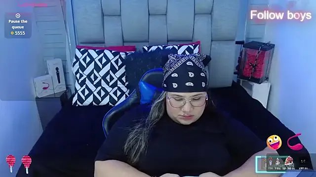 evelin_zaens from StripChat