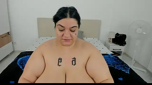 EvvaBBW from StripChat