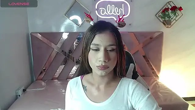  Evy_Luxx_v chat room