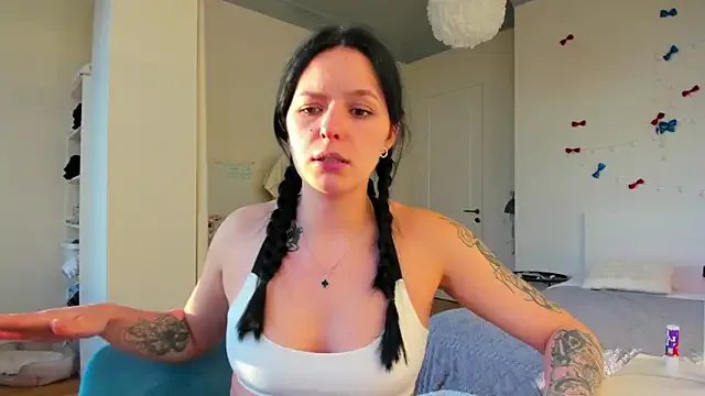  EwelynScott chat room