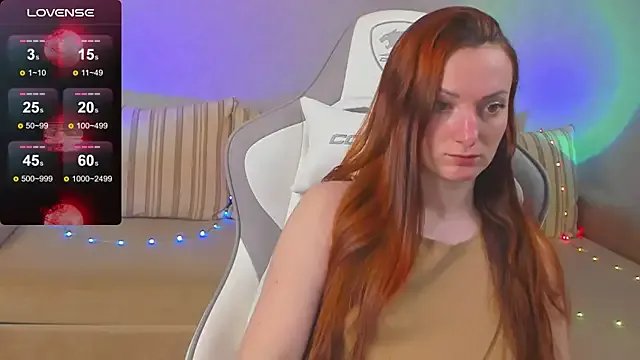 FlamyGold from StripChat