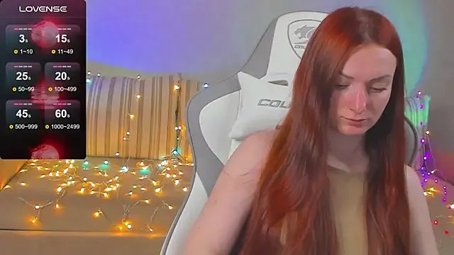 FlamyGold from StripChat