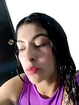 Fox_Roxxan from StripChat