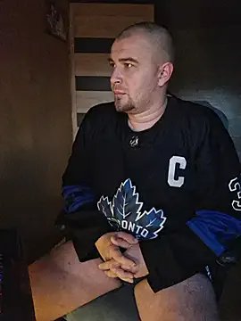 Foxyshaved from StripChat