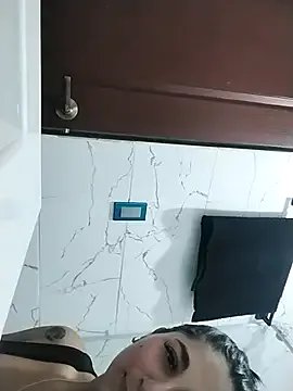 FrancescaSkuirt from StripChat