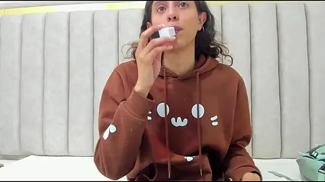  FreyaMoller chat room