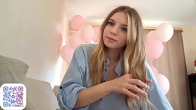 FruityXo from StripChat