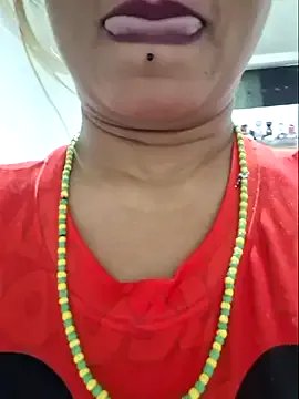 gatadeojosclaros from StripChat