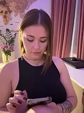 gi_grahams from StripChat