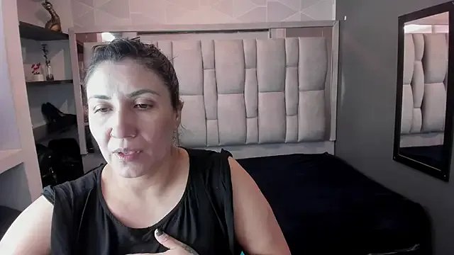 GiaFox_ from StripChat