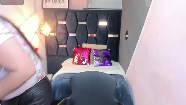 GiaFox_ from StripChat