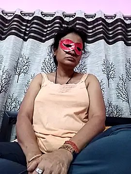 Gullapi from StripChat