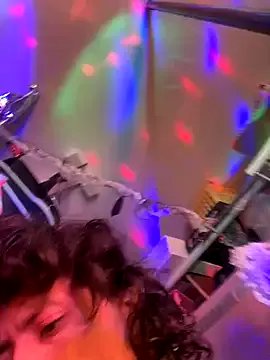 gurlnips from StripChat