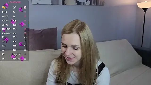 HelenMartines from StripChat