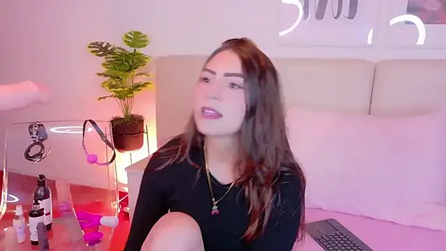 Heraa_Piett from StripChat