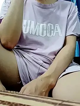 Hinna_x from StripChat