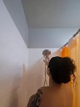 honeeyyy_pot from StripChat